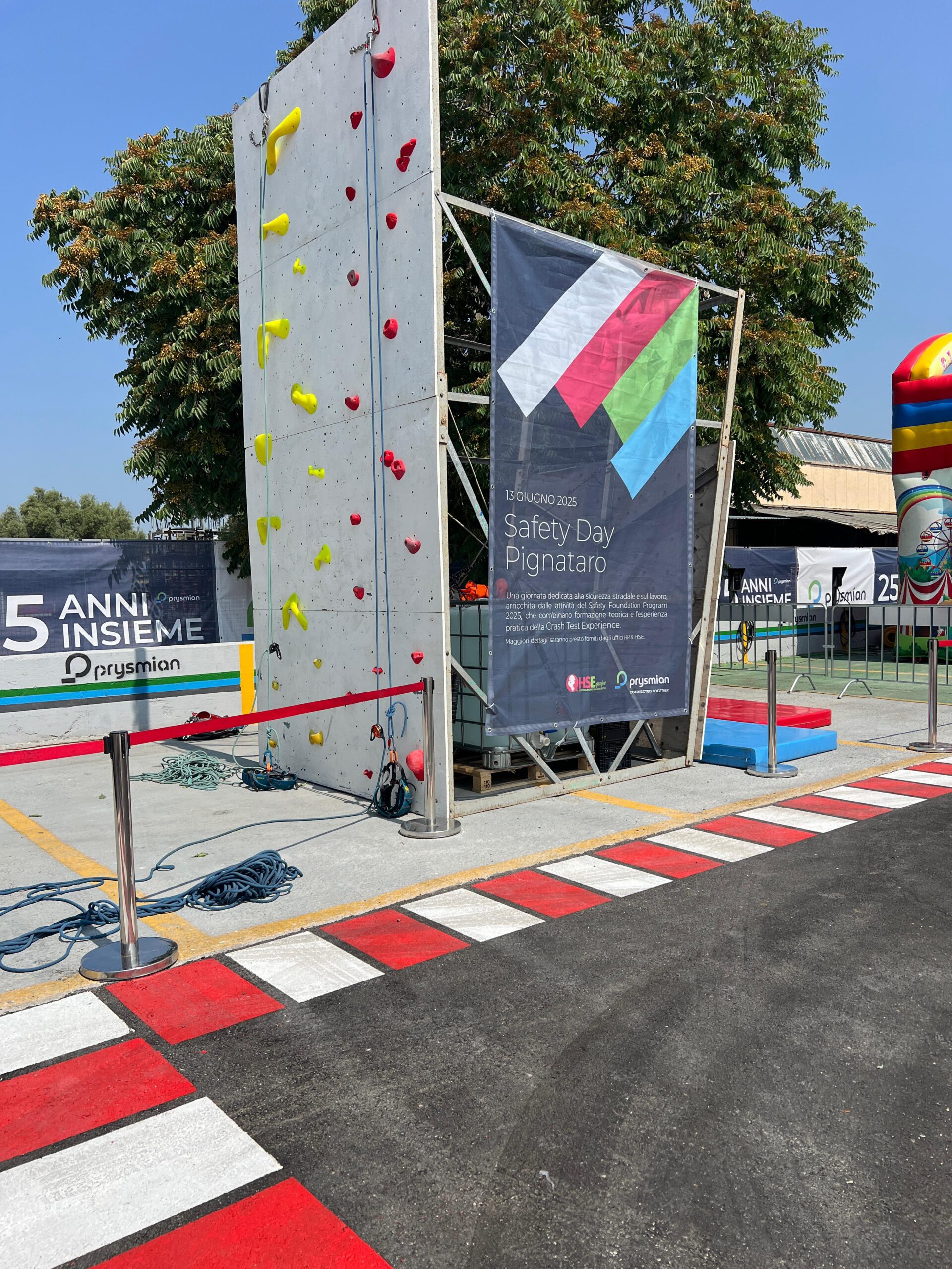 Noleggio di strutture artificiali per arrampicata